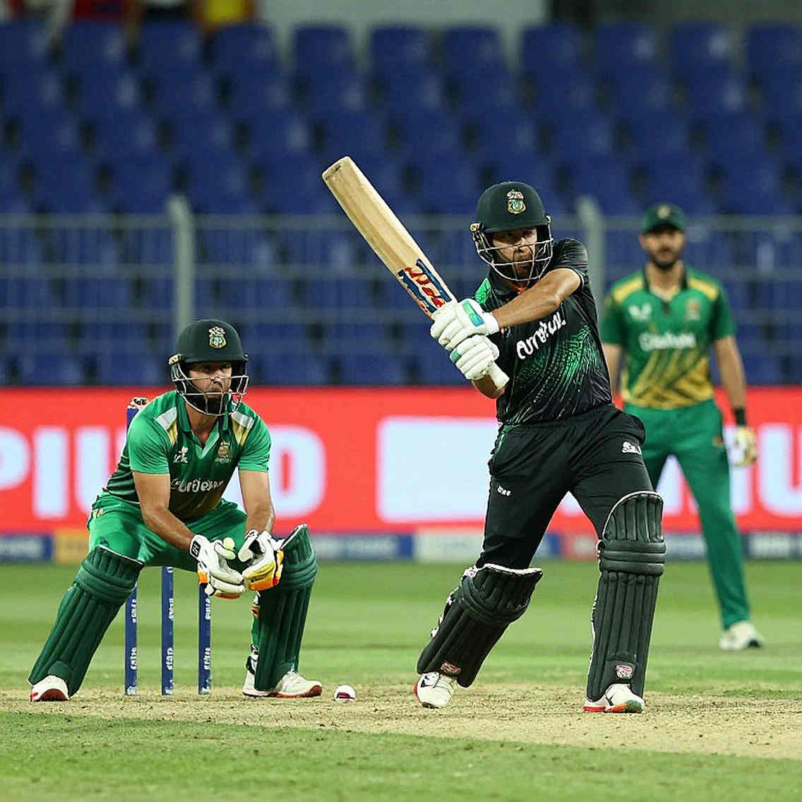 Hope's 162* and the Controlled Chase of 352: How to Read the Silence of a Scorecard