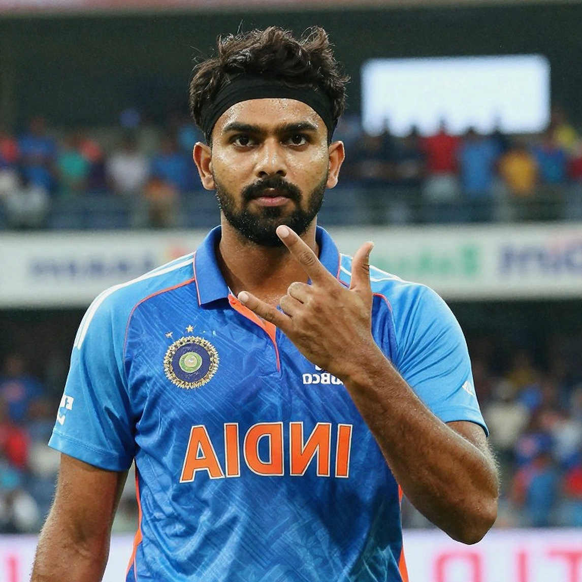 নয় বছরের খরা ভাঙল ওপেনিংয়ে: ওলি ডেভিসের ২৫৩ রান ও সেফিল্ড শিল্ডের নতুন হিসাব