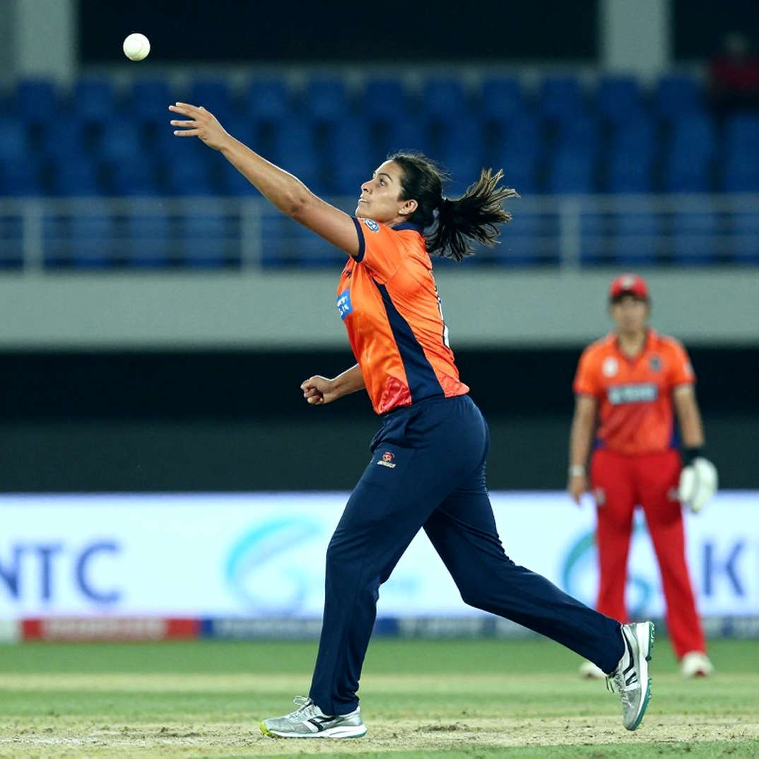 102* off 43, 32 balls in hand: an account and a mis-account of a T20 night from Lucknow to a Dhaka screen 102* off 43, 32 balls in hand: an account and a mis-account of a T20 night from Lucknow to a Dhaka screen
